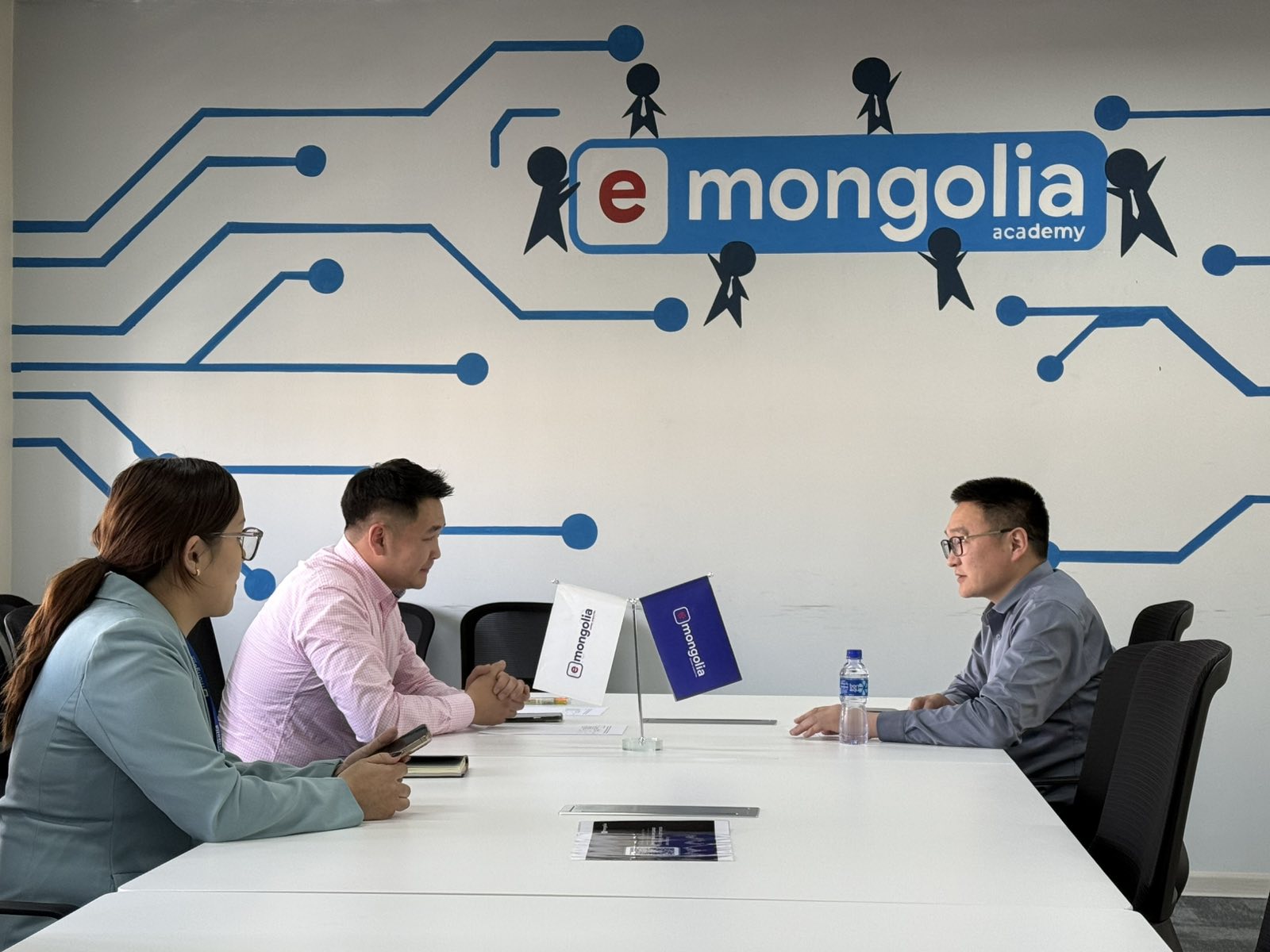 ᠲᠥᠷᠦ ᠶ᠋ᠢᠨ ᠠᠯᠪᠠᠨ ᠬᠠᠭᠠᠭᠴᠢ ᠶ᠋ᠢᠨ ᠡᠷᠢᠯᠲᠡ ᠲᠡᠢ ᠦᠶᠢᠯᠡᠴᠢᠯᠡᢉᠡ ᠨᠦ᠋ᢉᠦᠳ ᠢ᠋ E-Mongolia ᠰᠢᠰᠲ᠋ᠧᠮ ᠡᠴᠡ ᠠᠪᠤᠭᠠᠷᠠᠢ